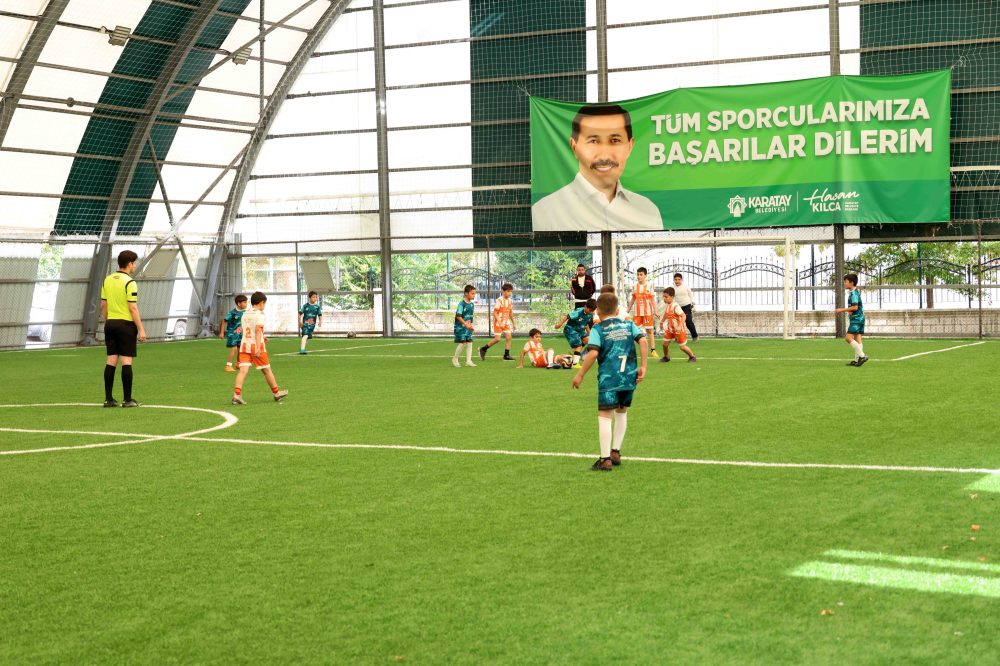 GELENEKSEL İLKOKULLAR ARASI DOSTLUK VE KARDEŞLİK FUTBOL TURNUVASI BAŞLADI (7).jpg