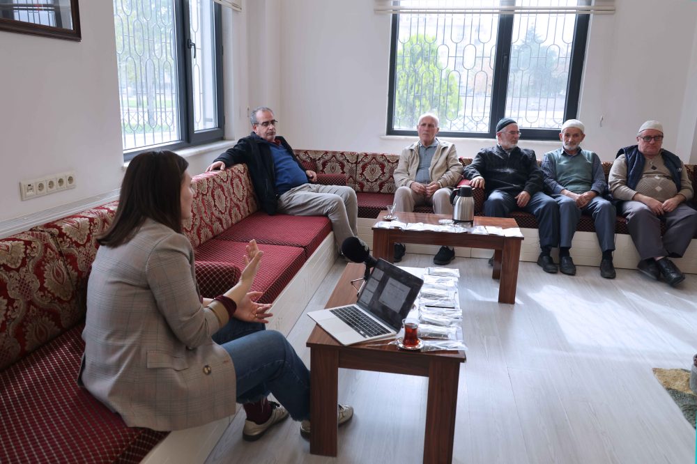 KARATAY’DA TEKNOLOJİ BAĞIMLILIĞIYLA MÜCADELE EĞİTİMİ VERİLDİ (3).JPG