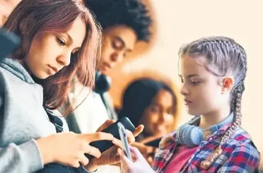 15 Yaş Altına Dijital Güvenlik Kalkanı! Sosyal Medyada Yeni Düzenleme!