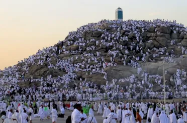 Arafat'ta eller semaya açıldı