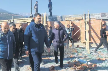 Bakan Kurum, ilk etapta yapılacak 250 bin konutla ilgili bilgi verdi. 
