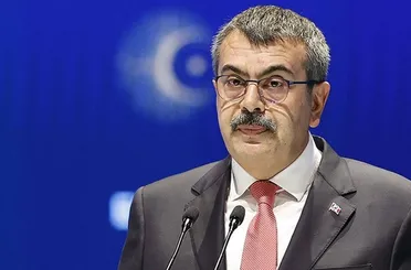 Bakan Tekin’den İlahi Tartışmalarına Sert Tepki!