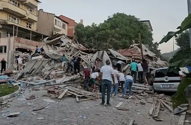 Balıkesir Sındırgı’da 6,1 Büyüklüğünde Deprem: Bir Kişi Hayatını Kaybetti, Onlarca Yaralı Var