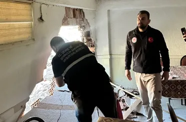 Balıkesir Sındırgı’da 6,1’lik Deprem! Hasar Tespit Çalışmaları Sürüyor!