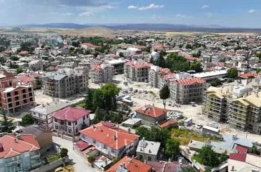 Başkan Altay: “Mimarisiyle Kadınhanı’na Değer Katacak Bir Eser Ortaya Çıkaracağız”