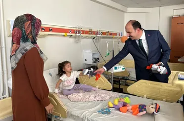 Başkan Altay’dan Tedavi Gören Hastalara Moral Ziyareti!