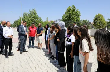 Başkan Hasan Kılca, Şenlikte Öğrencilerle Buluştu