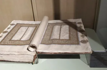 Bilinen en eski Mesnevi nüshası ne zaman yazılmıştır ve nerededir?