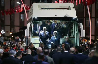 Cumhurbaşkanı Erdoğan Baba Ocağı Güneysu’da: Yaklaşan Seçimler İçin Dikkat Çeken Mesaj