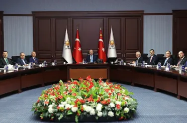 Cumhurbaşkanı Erdoğan Başkanlığında Kritik MYK Toplantısı: Okul Güvenliği ve Dijital Riskler Masada