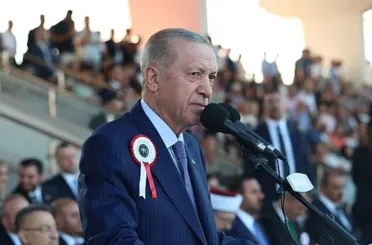 Cumhurbaşkanı Erdoğan: Hz. Mevlana'nın vizyonuyla bir ayağımız Anadolu'da diğeri tüm yeryüzünde!