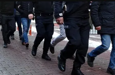 İzmir merkezi 5 ilde FETÖ operasyonu: 10 gözaltı