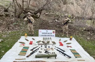 Jandarma, Hakkari kırsalında çok sayıda mühimmat ele geçirildi