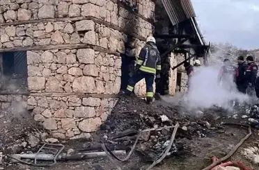 Konya Bozkır'da bir kişi evde çıkan yangında öldü!