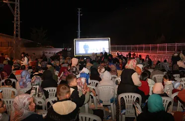 Konya Büyükşehir Belediyesi’nden 101 Mahallede Sinema Keyfi