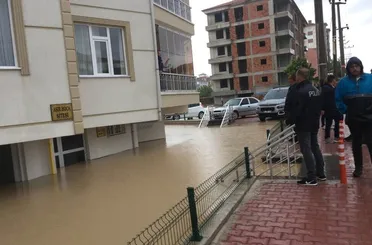 Konya’da sağanak, su baskınlarına neden oldu