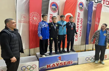 Konya’nın Gururu Güreşçilerden Büyük Başarı: 3 Şehirde 9 Madalya