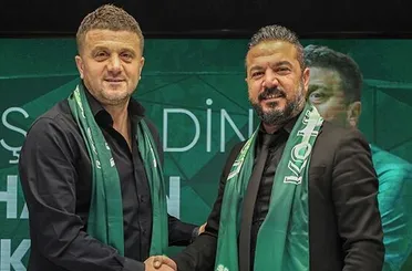 Konyaspor Hakan Keleş'e resmi imza töreni düzenledi