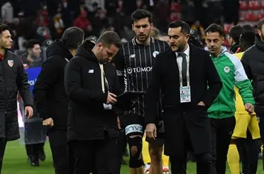 Konyaspor-Kayserispor Maçında Flaş Hakem Tepkisi! Sahaya Tabletle Girdi!