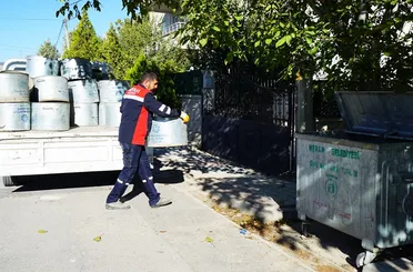 Meram'a 4 bin kül kovası yerleştirildi!