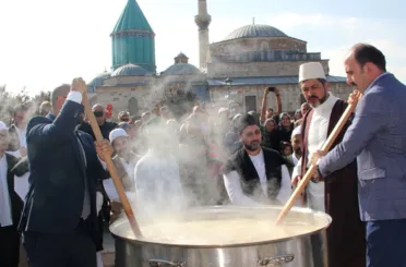Mevlana Türbesi'nde tonlarca aşure kaynayacak