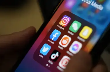 Sosyal Medyada Yaş Sınırı Başlıyor: Aileler Nelere Dikkat Etmeli?