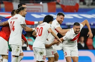 Tebrikler A Milli Takım !Türkiye Avusturya'yı 2-1 yenerek çeyrek finale yükseldi!