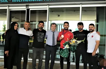 Torku Şekersporlu Alihan Bayraktar Dünya 3.'Sü