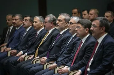 Yeni Bakanlar Kurulu TBMM'de yemin etti!