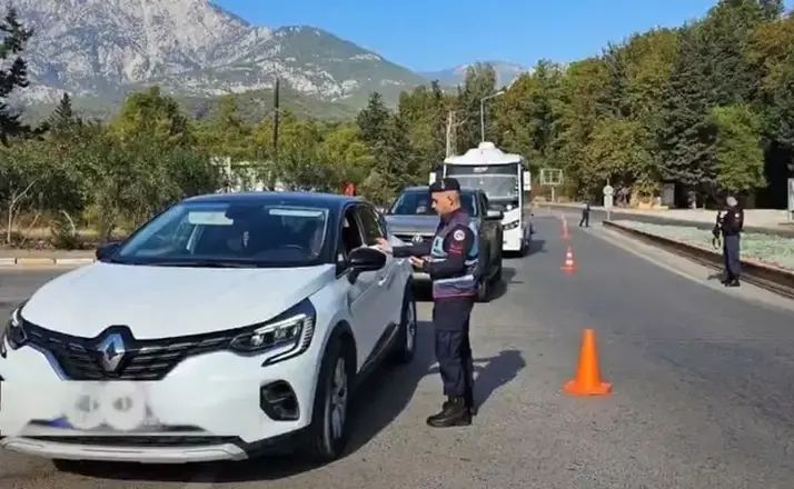 81 İlde Aranan Şahıslara Yönelik Uygulama: 912 Kişi Yakalandı!