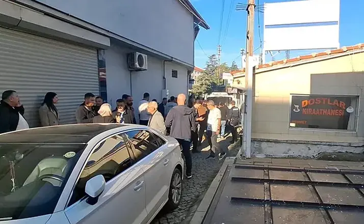 Konya Akşehir’de Kahvehaneye Silahlı Saldırı: 1 Ölü, 1 Yaralı
