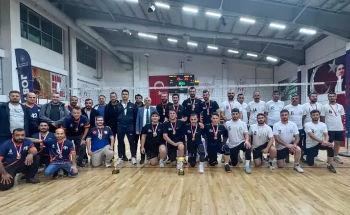 Meram Belediyesi Voleybol Takımı Konya İkincisi Oldu, Hedef Bölge Finalleri