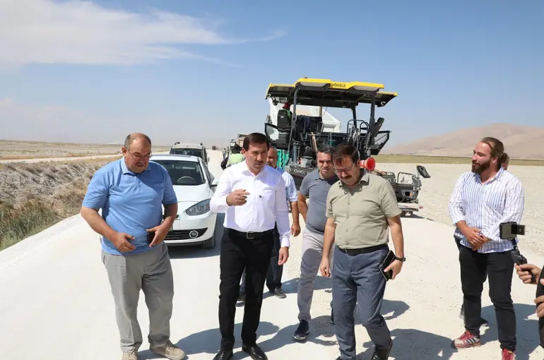 10 Kilometrelik Karakaya-Divanlar Bağlantı Yolu Tamamlandı