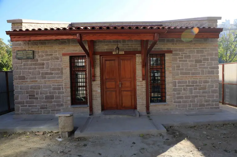 Asırlık Türbe, Özgün Mimarisiyle Konya'da Koruma Altına Alındı