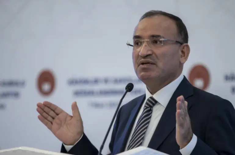 Bakan Bozdağ:"Ortaya konan haberlere lütfen itibar etmeyin"