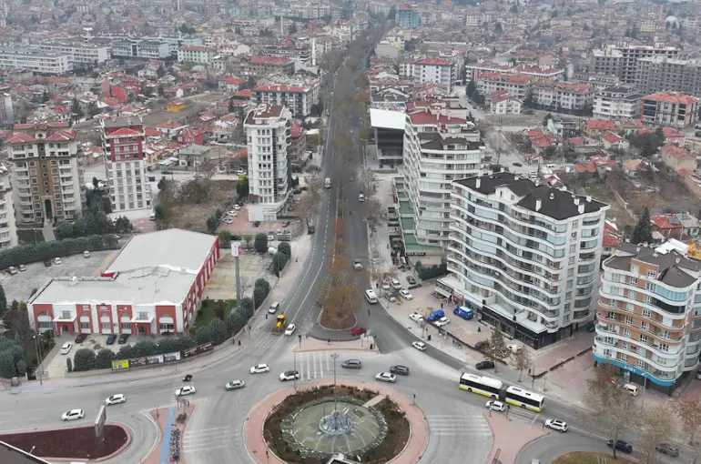Başkan Altay: “Ahmet Özcan Caddesi’nde 2,6 KM’lik Sıcak Asfalt Çalışmasını Tamamladık”