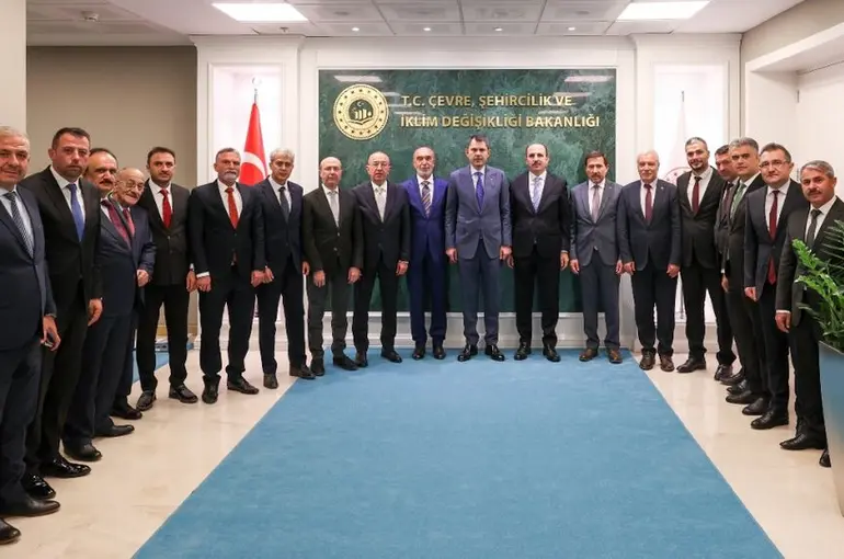 Başkan Altay, AK Parti İl Başkanı Angı ve İlçe Belediye Başkanları Bakan Kurum’u Ziyaret Etti