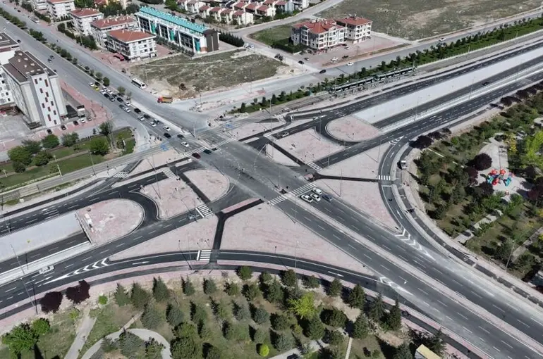 Başkan Altay: “Fırat Caddesi Köprülü Kavşağı’nın Üst Tarafı da Hizmete Açıldı”