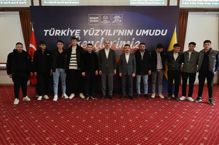 Başkan Altay Gençlerle Buluştu: “Geleceğimizi Gençlerimizle Birlikte İnşa Ediyoruz”