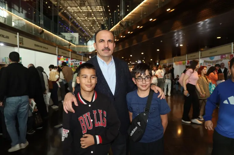 Başkan Altay Kitapseverleri 12. Konya Kitap Günleri’ne Davet Etti