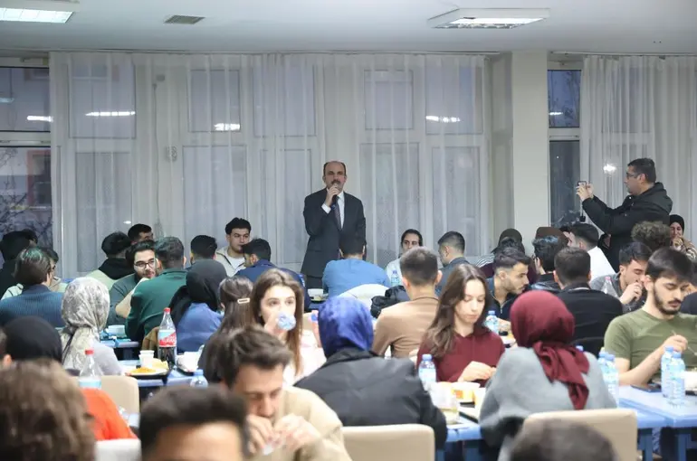 Başkan Altay Seydişehir’de Gençlerle İftar Yaptı, Esnaf ve Vatandaşlarla Buluştu!