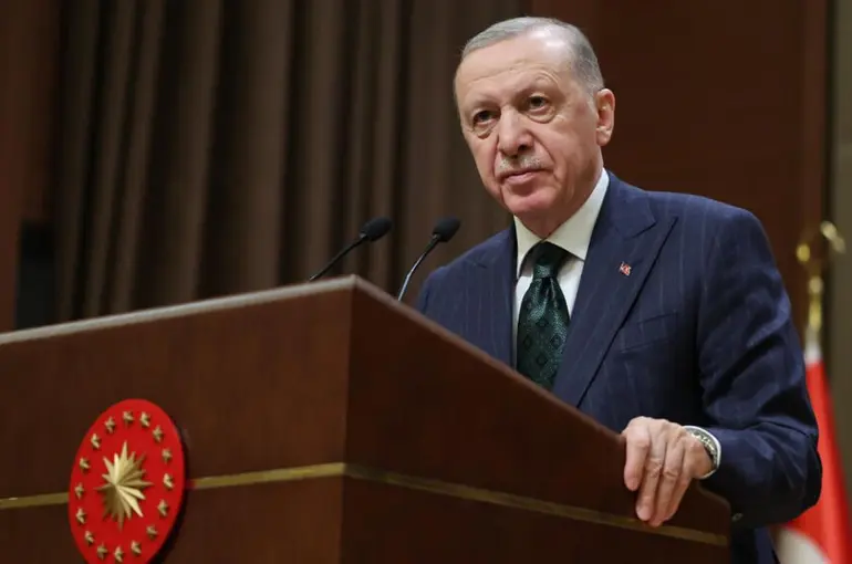 Cumhurbaşkanı Erdoğan: Erken seçim bekleyenler havanda su dövmektedir!