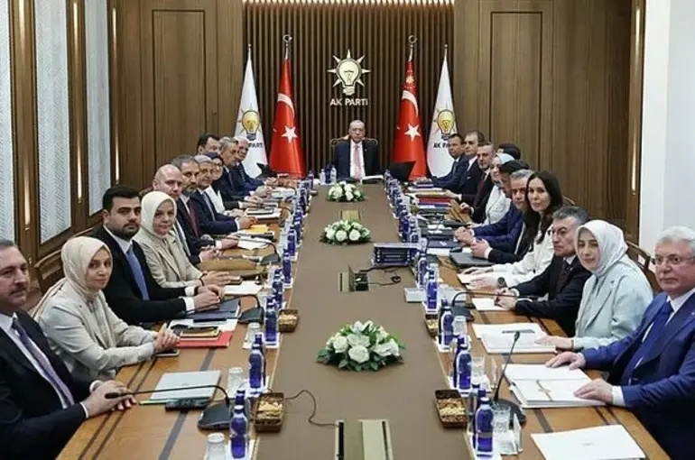 Cumhurbaşkanı Erdoğan liderliğinde MYK toplanıyor! AK Parti’de değişim, tasarruf tedbirleri ve fahiş fiyatlar masada!