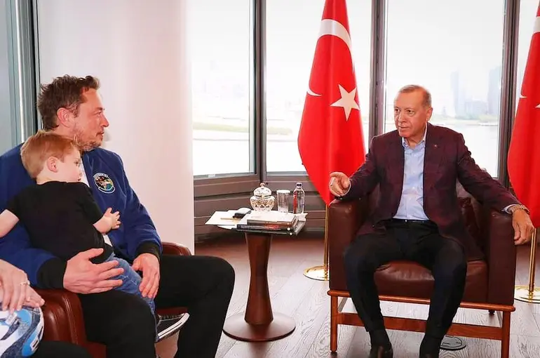 Cumhurbaşkanı Erdoğan, New York’ta Türkevi’nde Elon Musk’ı kabul etti.
