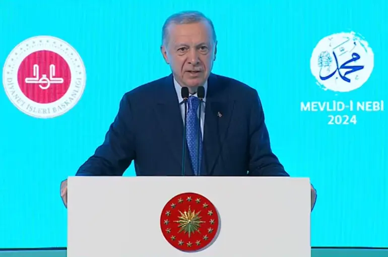 Cumhurbaşkanı Erdoğan: Şahsiyet İnşa Edelim! Toplum Çürürse Devlet Çürür!