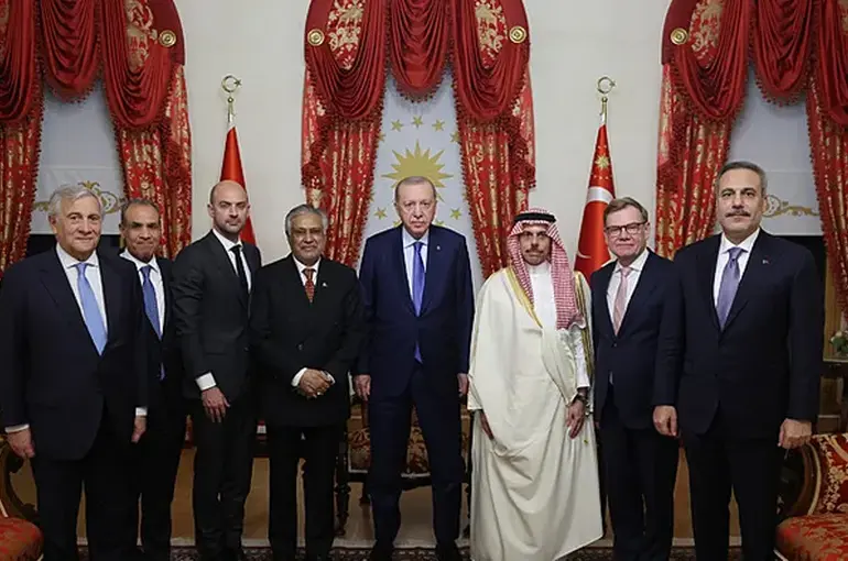 Cumhurbaşkanı Erdoğan’dan İstanbul’da Diplomasi Trafiği: 7 Ülkenin Dışişleri Bakanıyla Görüştü