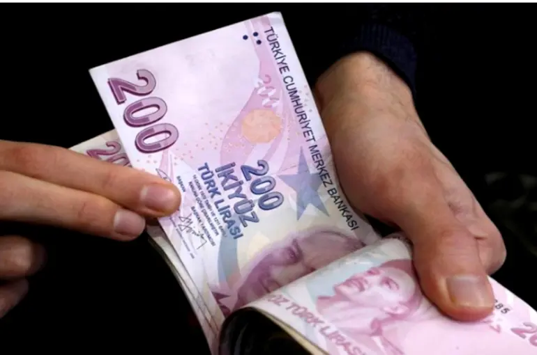 Emekliye kademeli zam geliyor!15 milyonun gözü bu haberde