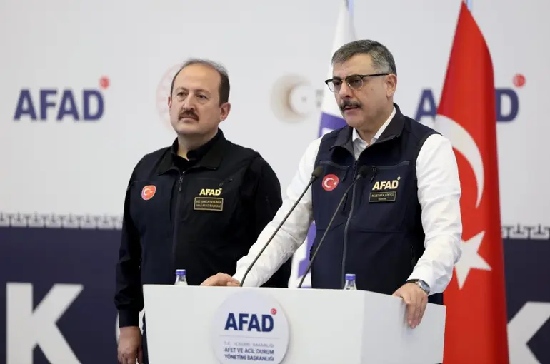 İstanbul’da Sel Felaketi: 2 Bin 727 Kişi Kurtarıldı, 55 Bin Personel Teyakkuzda!