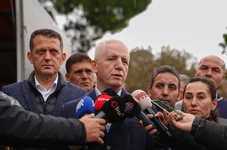 İstanbul’da Sel Sonrası Vali Gül’den Açıklama: Dere Yataklarındaki Yapılar Yıkılacak!