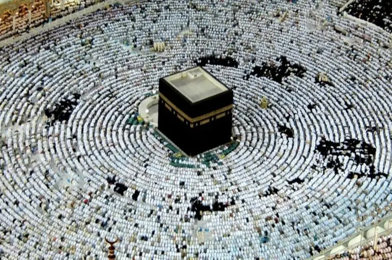 Kabe’de ilk iftar yapıldı